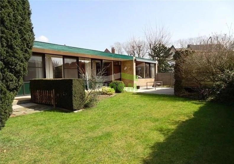 Вилла в Брюгге с террасой и садом, Бельгия