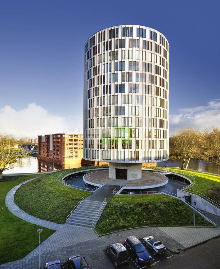 Квартира 3+1 в комплексе у озера в Амстердаме