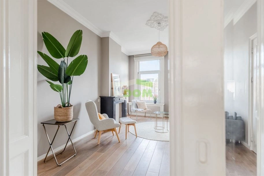 Квартира в историческом доме на канале в центре Амстердама, Нидерланды