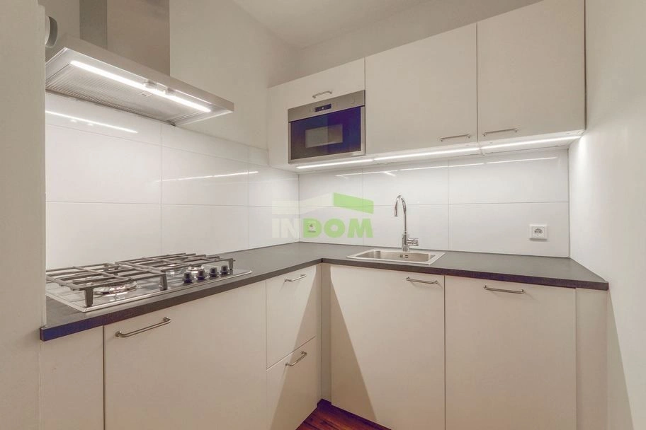 Квартира в историческом доме на известном канале в центре Амстердама, Нидерланды