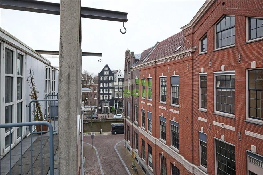 Квартира рядом с живописным каналом в Амстердаме - 369 600 €