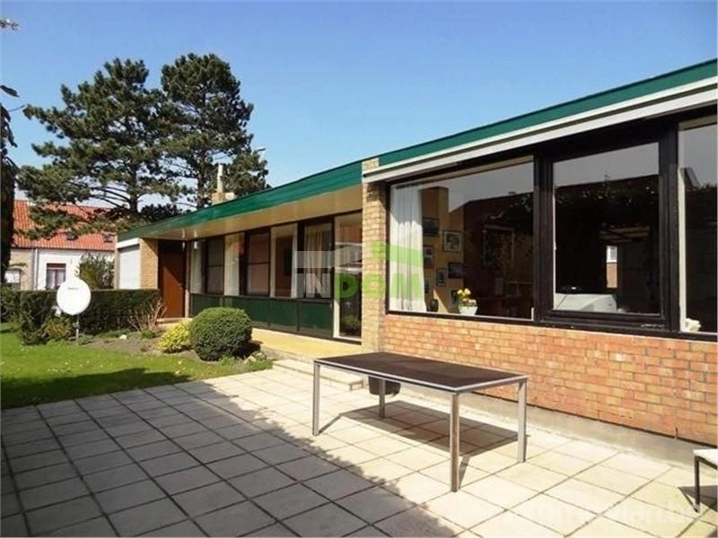 Вилла в Брюгге с террасой и садом, Бельгия