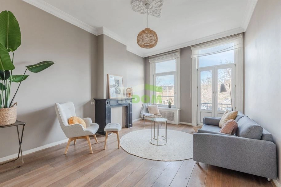 Квартира в историческом доме на канале в центре Амстердама, Нидерланды