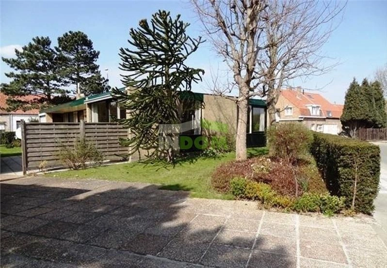 Вилла в Брюгге с террасой и садом, Бельгия