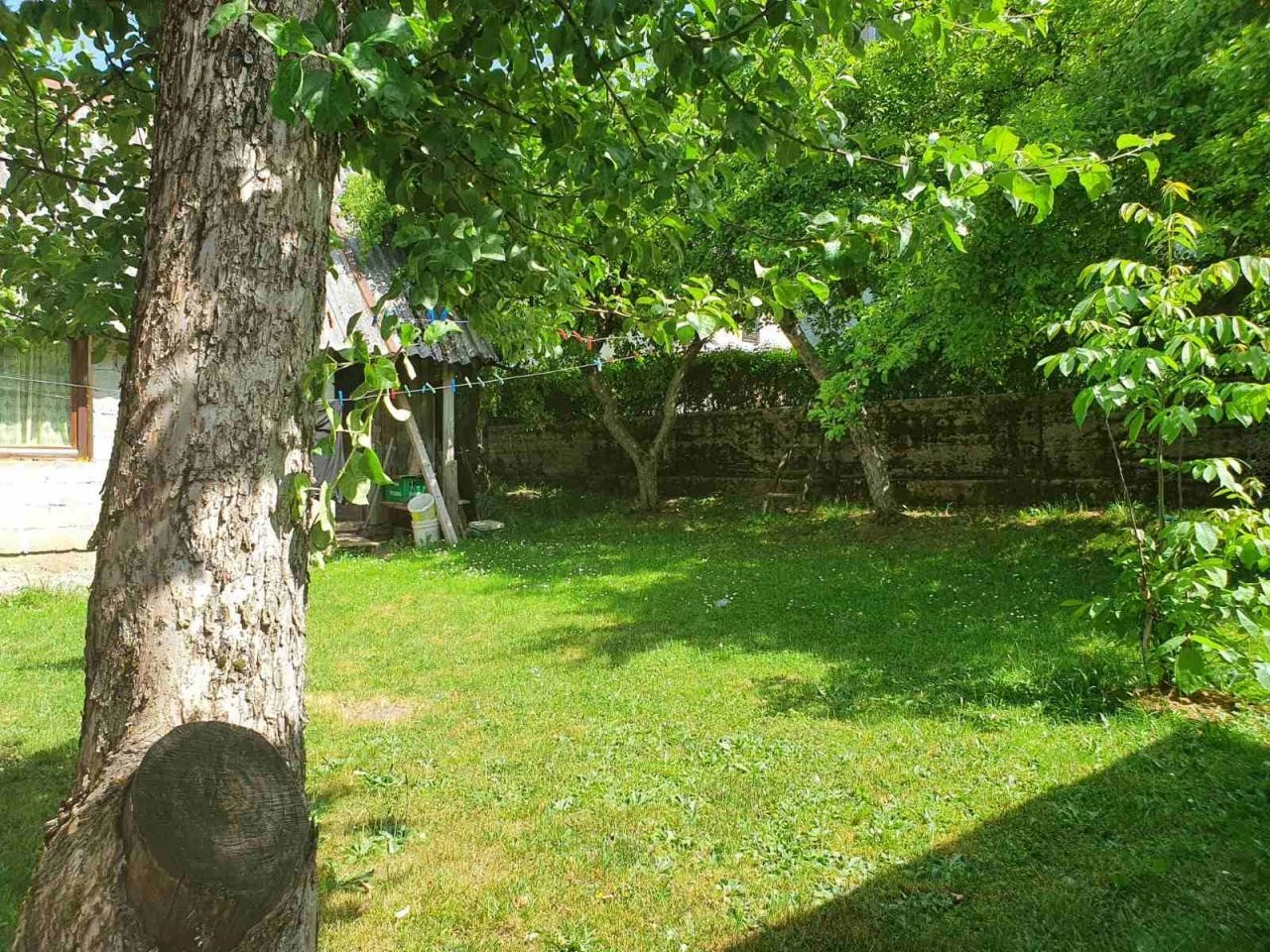 Дом 4+1 с садом рядом с центром в Колашине