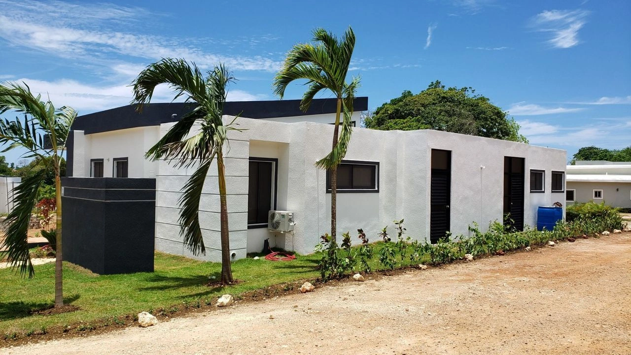 Вилла 2+1 с открытым бассейном в Сосуа, Доминикана