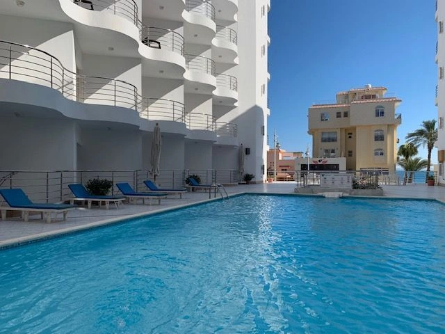 Квартира в престижном комплексе с бассейном в центре Хургады - $ 84,300