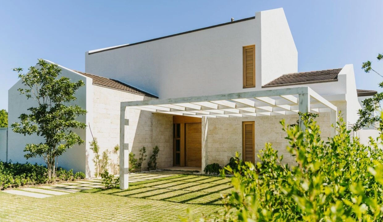 С меблированная вилла в охраняемом комплексе в Пунта-Кане, Доминиканская Республика - $559,100