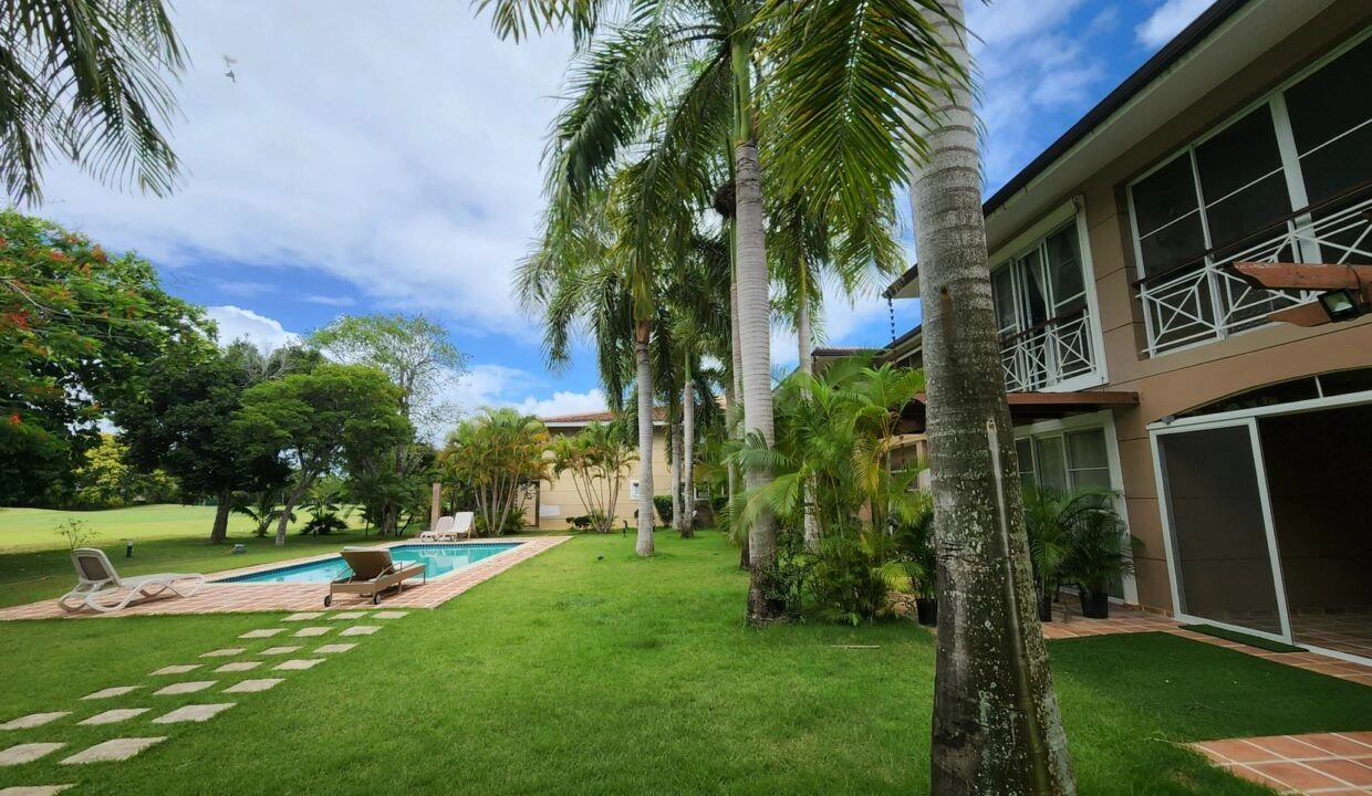 Квартира 3+1 в престижном гольф‑курорте Баваро