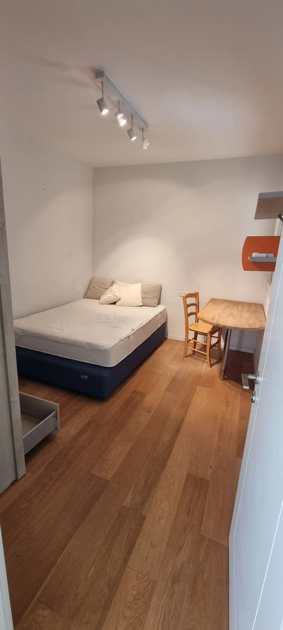 Посмотреть квартиру с техникой на первой линии моря в Нетании, Израиль