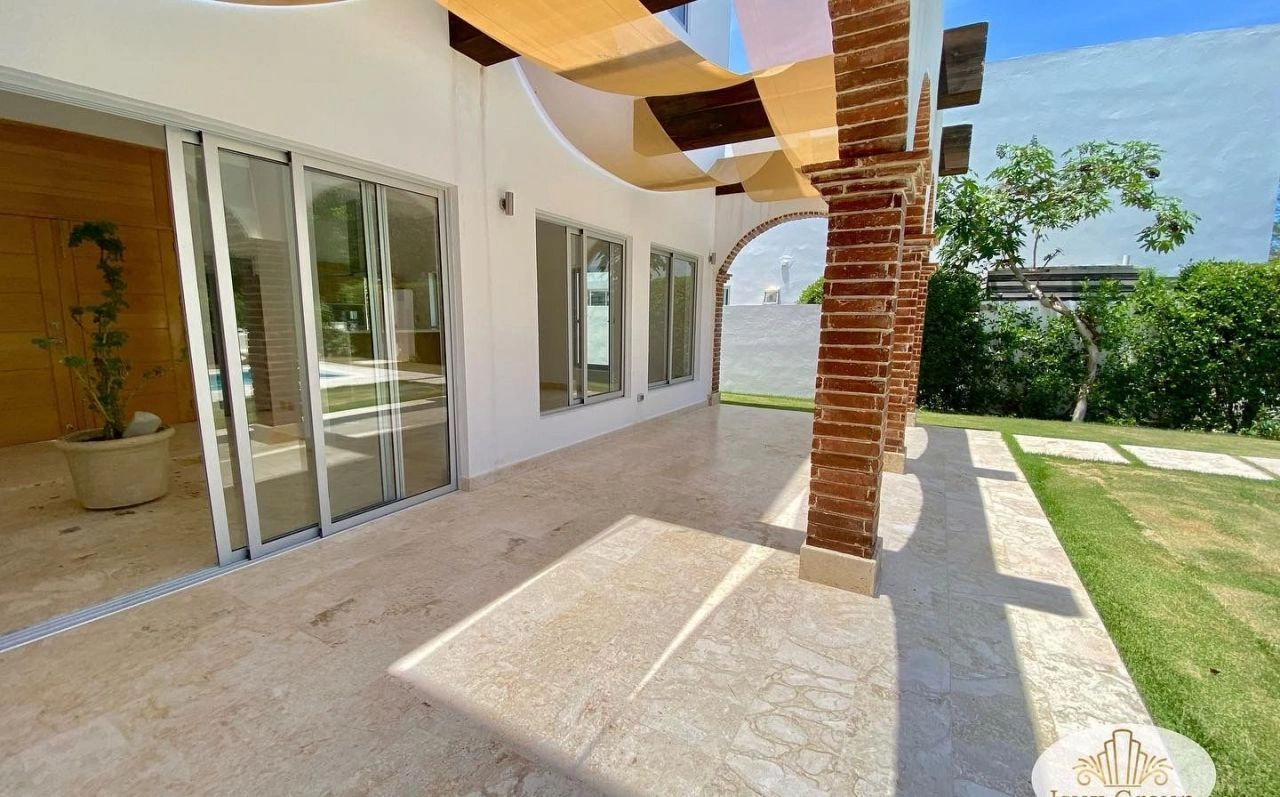 Вилла 3+2 с бассейном в Пунта-Кана, Доминикана