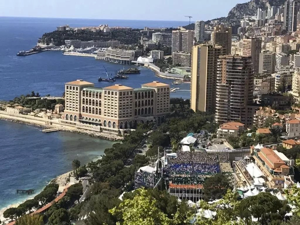 Вилла с видом на море и садом в Рокебрун-Кап-Мартен, Франция