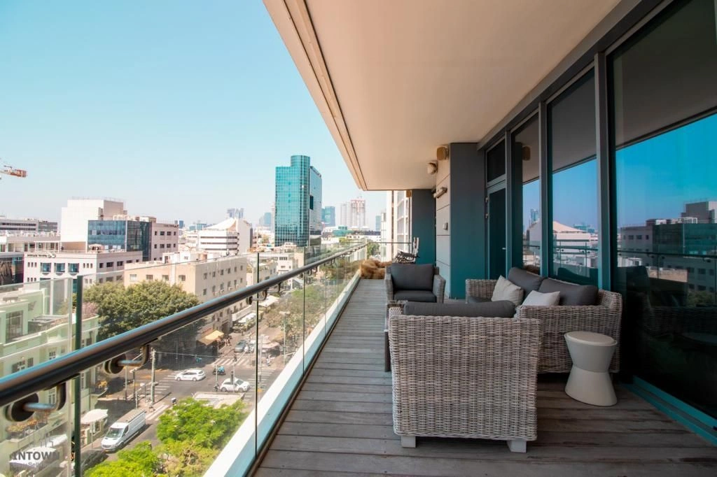 Квартира с частным бассейном в Тель-Авиве, Израиль