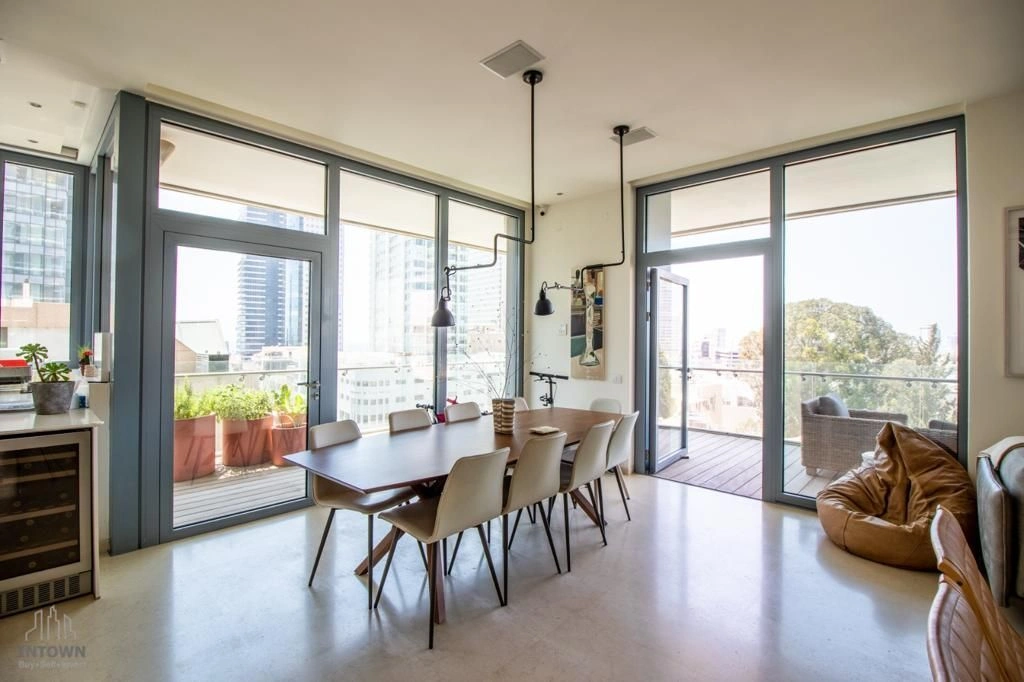 Квартира с частным бассейном в Тель-Авиве, Израиль