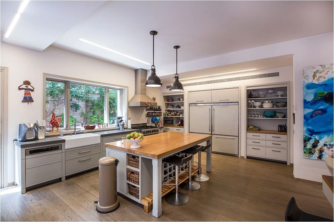 Вилла 6+1 с собственным садом в центре Тель‑Авива