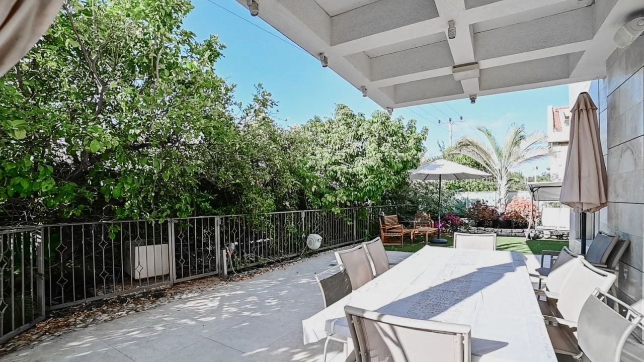 Вилла 6+1 в северной части Тель‑Авива, Израиль