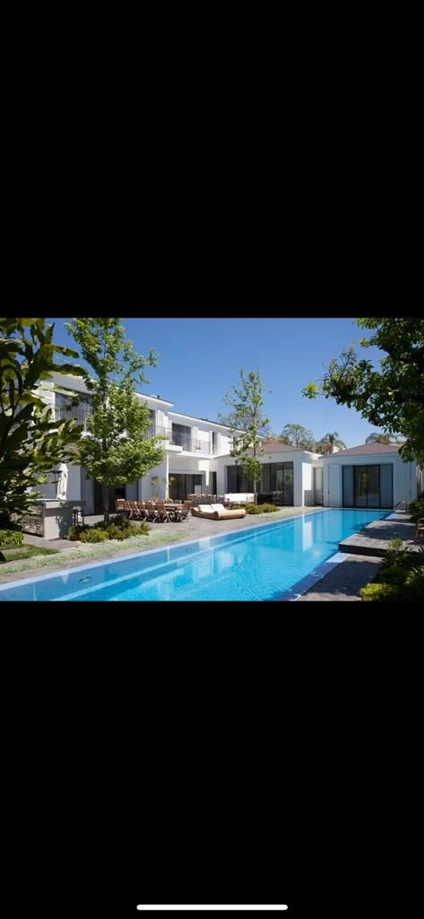 Вилла в Рамат-Хашароне с современной дизайнерской отделкой, Израиль