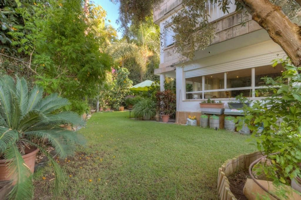 Вилла с бытовой техникой на тихой улице в Рамат-Гане - $4,108,700