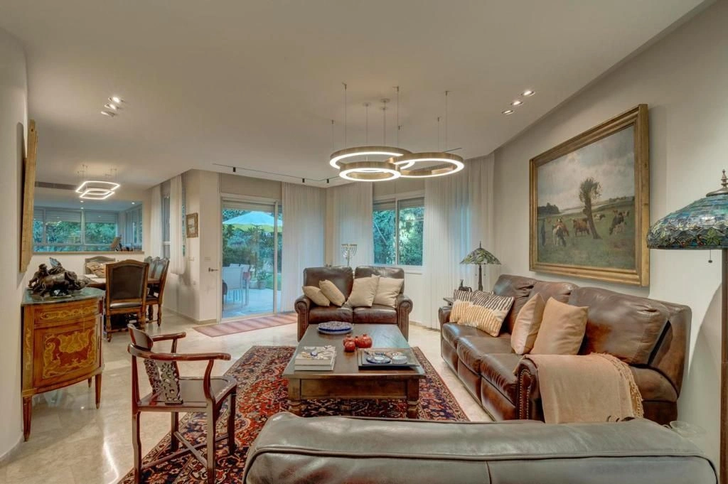 Вилла с бытовой техникой на тихой улице в Рамат-Гане - $4,108,700