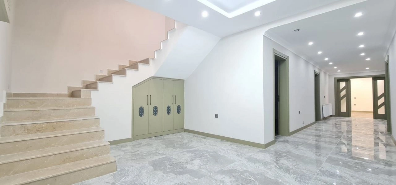 Просторный дом 6+1 в пригороде Антальи