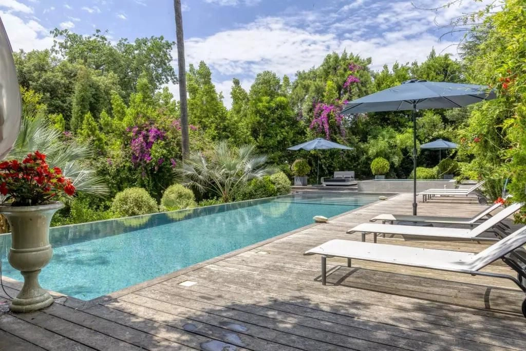 Вилла 600 m2 в престижном районе Канн, Франция