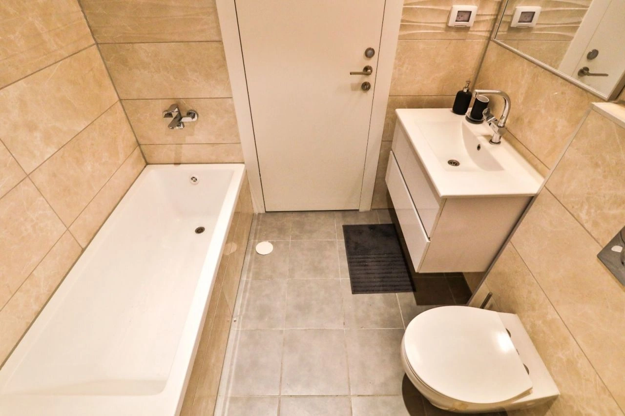 Квартира с просторным балконом в Бат-Яме, Израиль