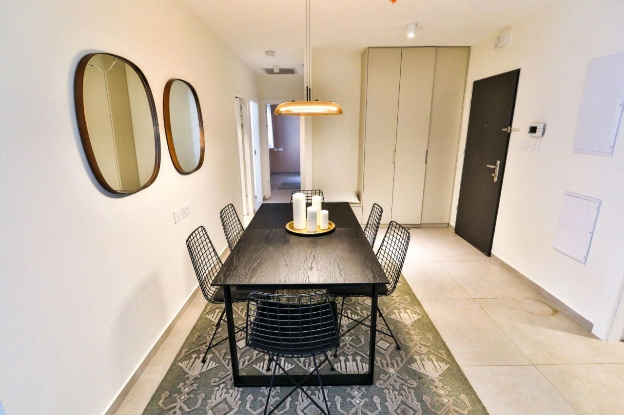 Квартира с просторным балконом в Бат-Яме, Израиль