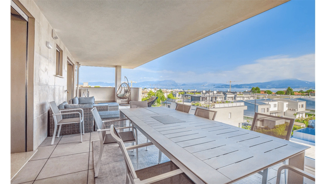 Apartment 90 m2 on Lake Garda