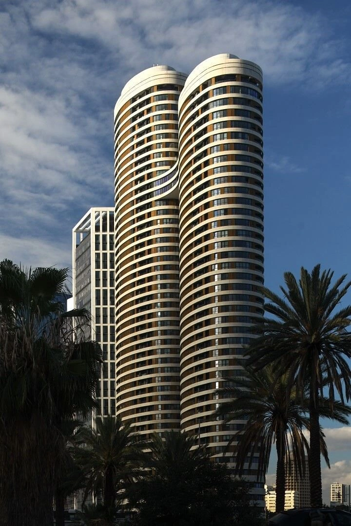 Квартира 3+1 в небоскрёбе в Тель-Авиве, Израиль