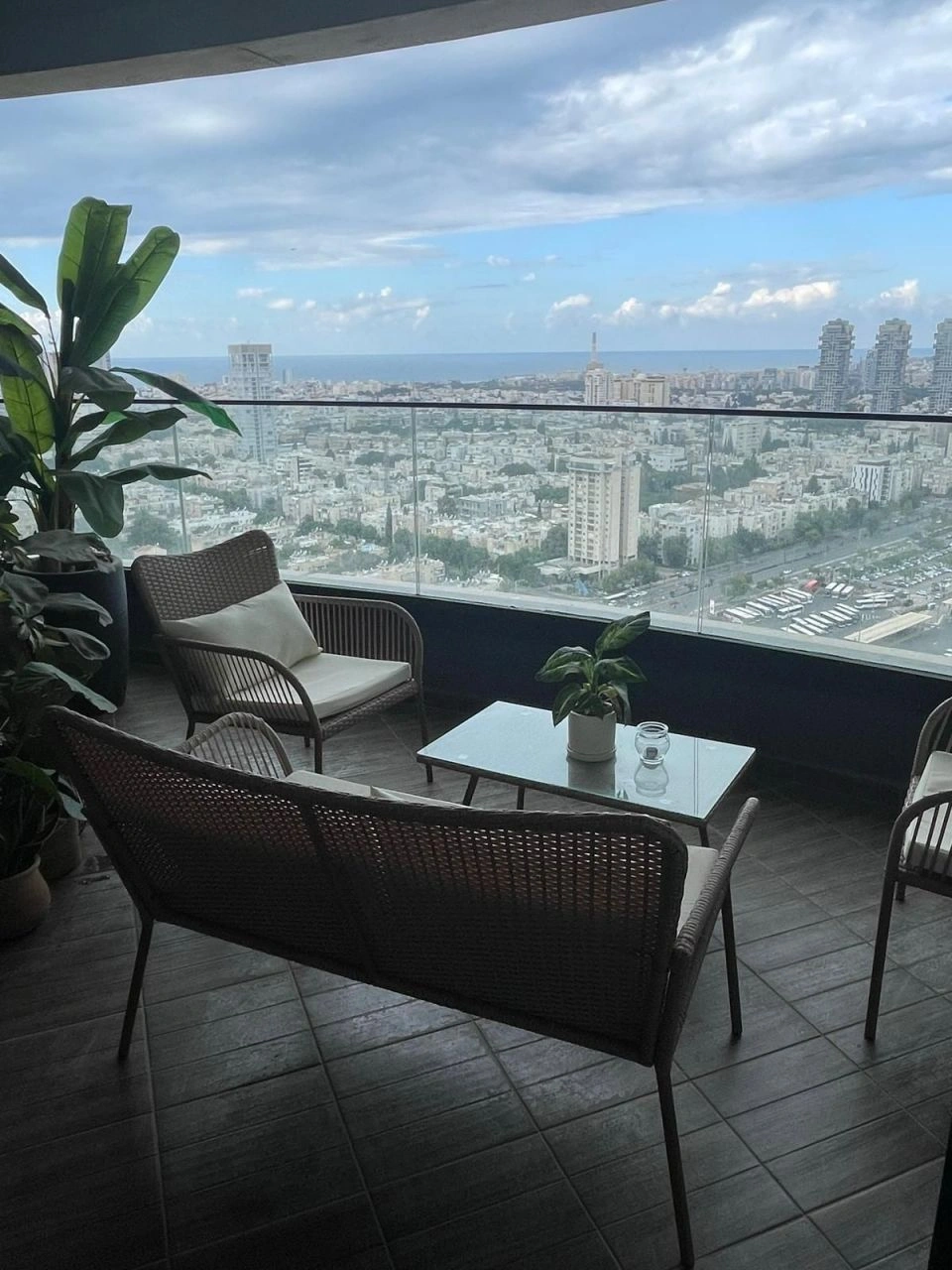 Квартира 3+1 в небоскрёбе в Тель-Авиве, Израиль