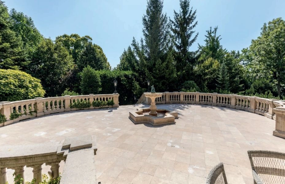 Century-old castle 16+1 in an elite area of Budapest