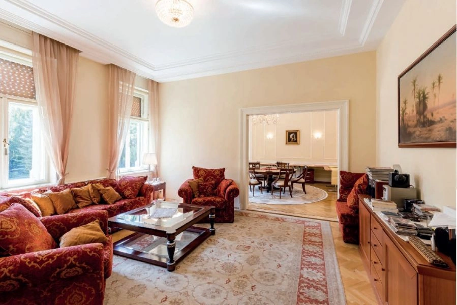 Century-old castle 16+1 in an elite area of Budapest