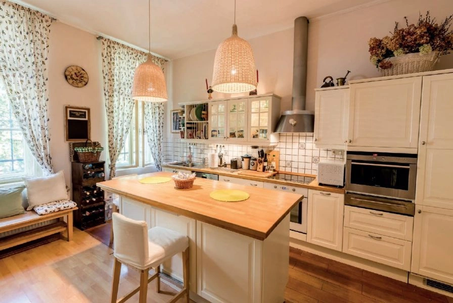 Century-old castle 16+1 in an elite area of Budapest