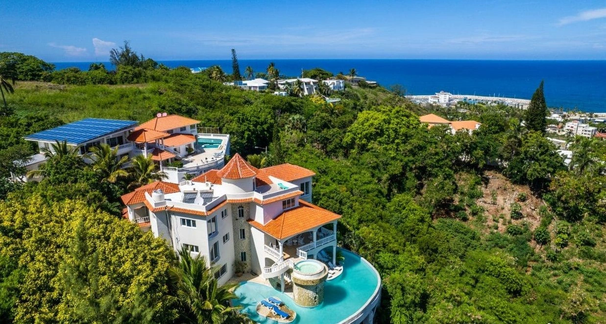 Вилла 7+1 с инфинити-бассейном в Пуэрто-Плата, Доминикана