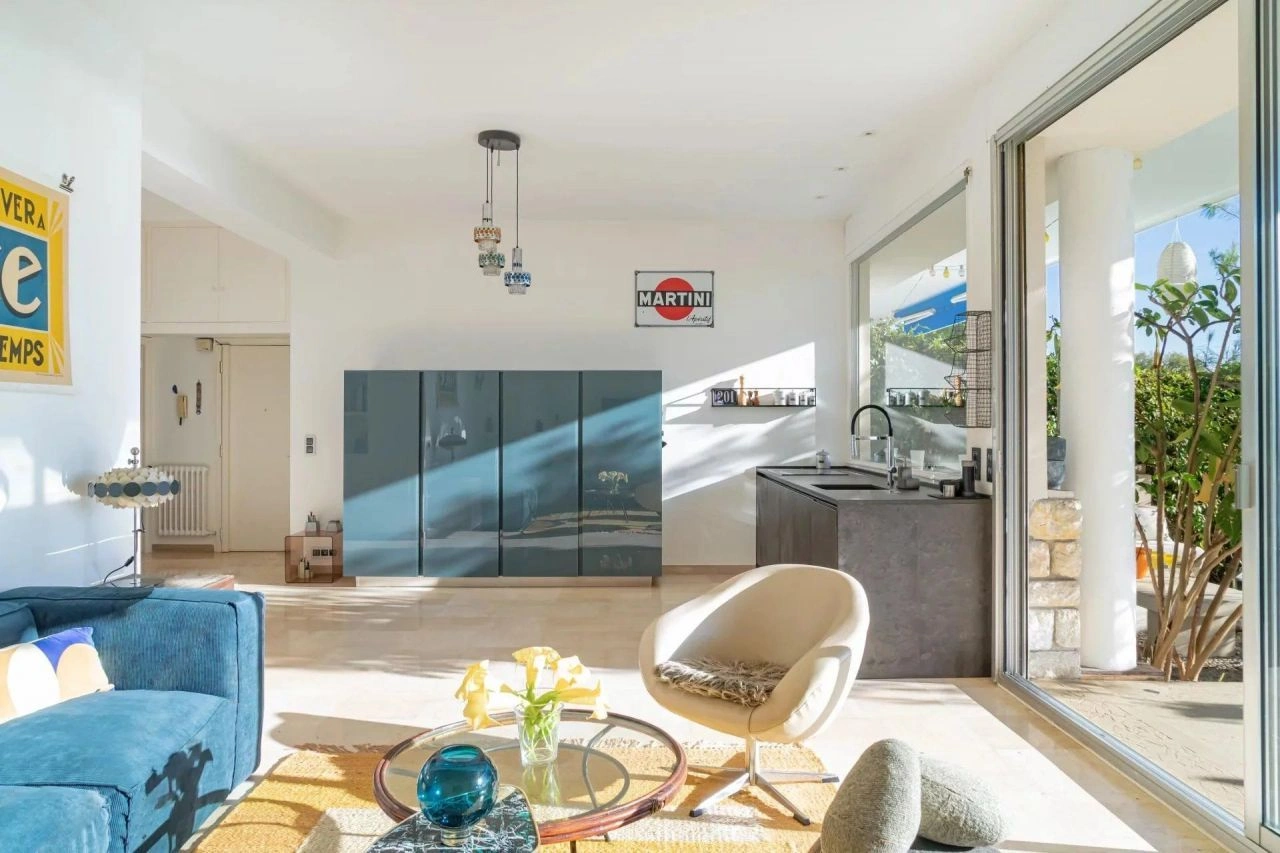 Вилла с панорамным видом на залив Ангелов в Ницце, Франция