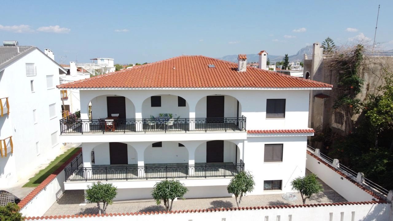 Mansion 300 m2 in Vrahati