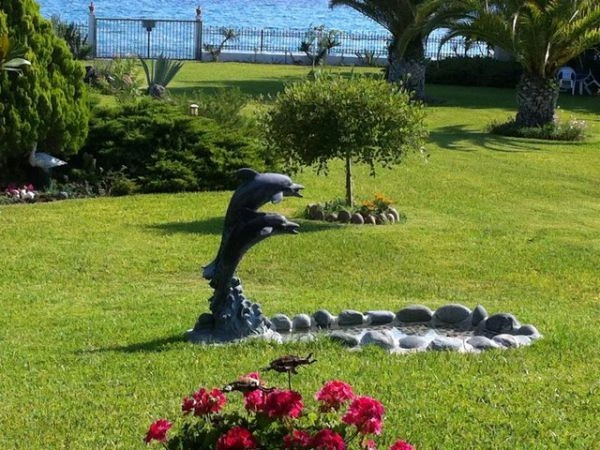 Трехэтажный коттедж 300 м² на полуострове Кассандра