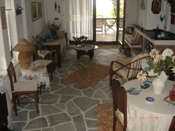 Трехэтажный коттедж 300 м² на полуострове Кассандра