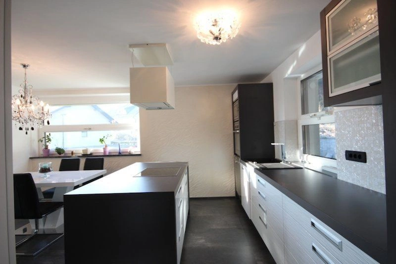 Половина трехэтажного дома 5+1