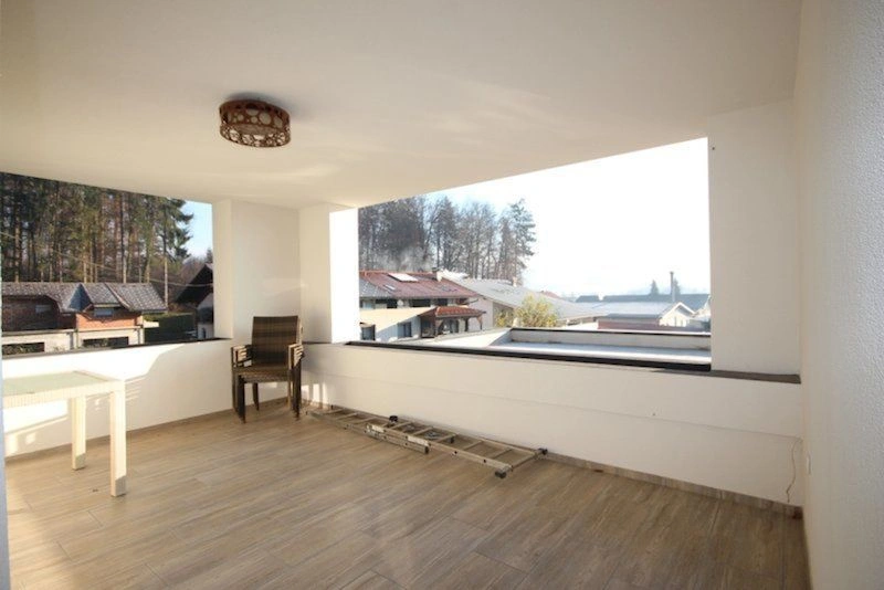 Половина трехэтажного дома 5+1