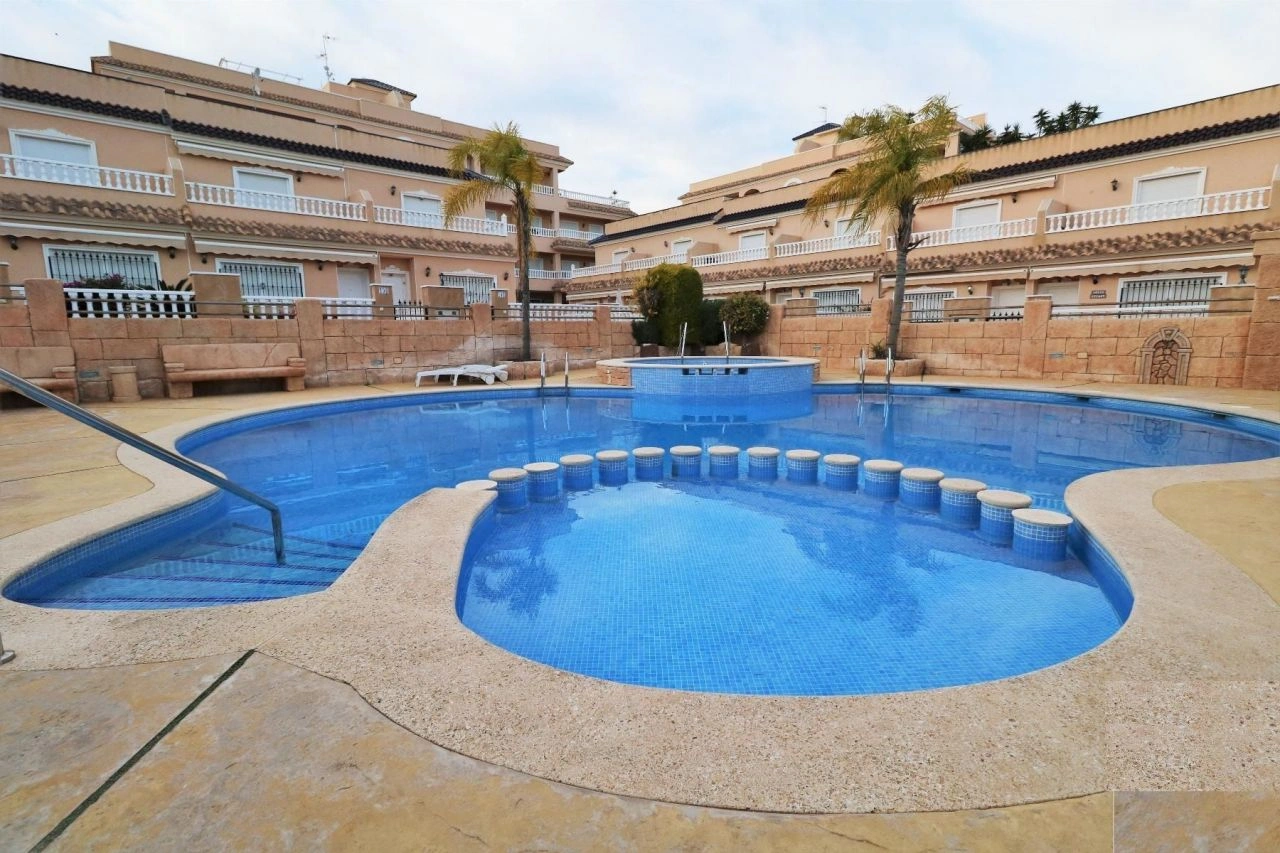 Двухэтажный дом в районе Вильямартин, Коста-Бланка. Испания