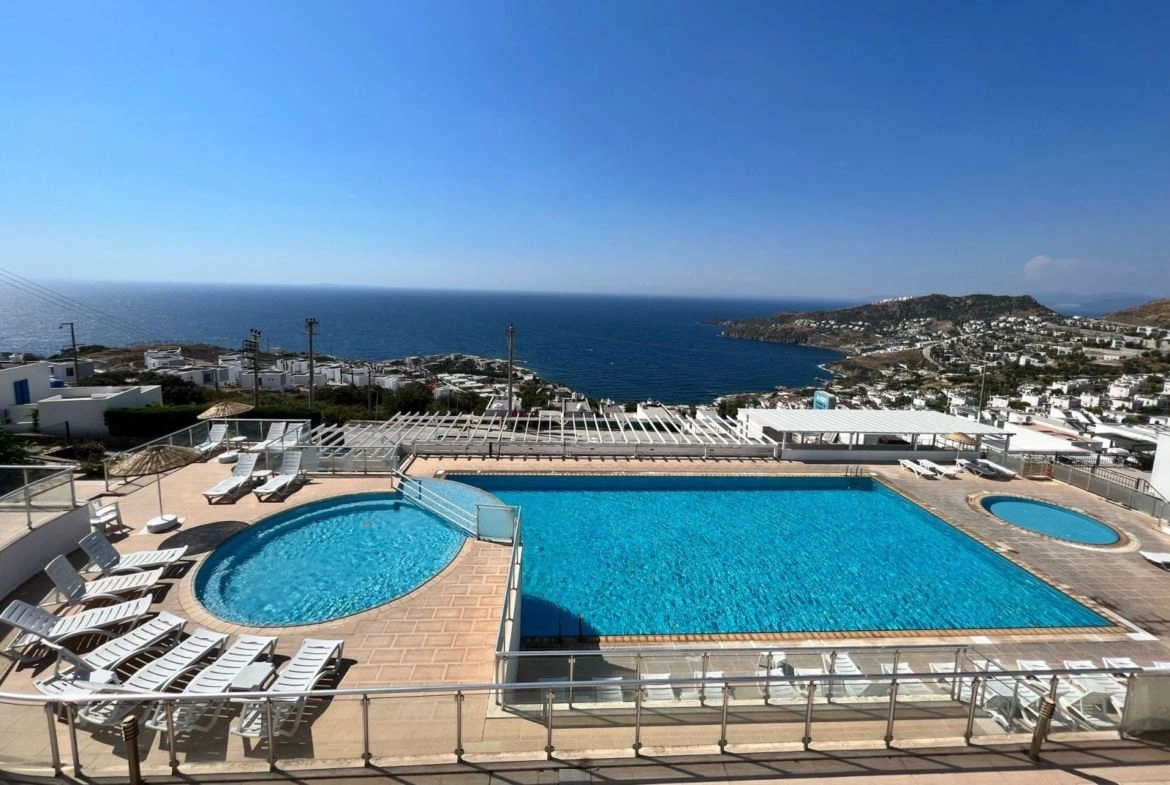 Вилла 3+1 в Бодруме с частным пляжем