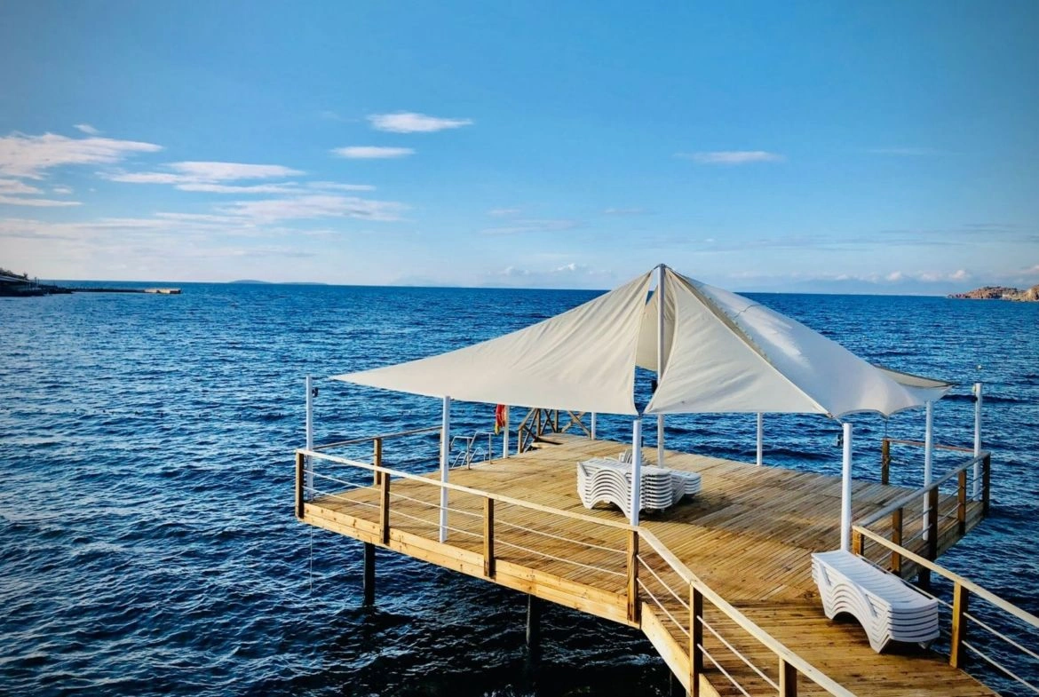 Вилла 3+1 в Бодруме с частным пляжем