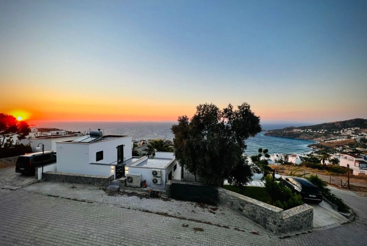 Вилла 3+1 в Бодруме с частным пляжем