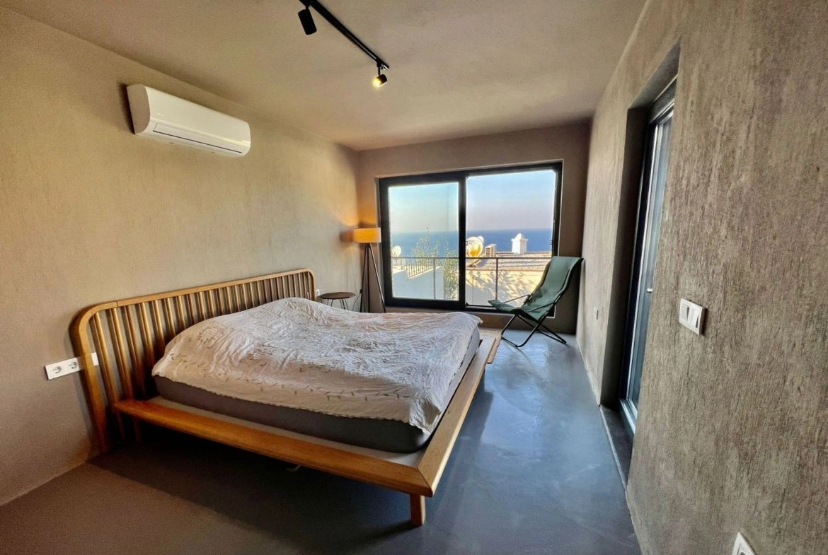 Вилла 3+1 в Бодруме с частным пляжем