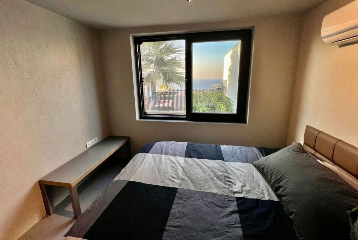 Вилла 3+1 в Бодруме с частным пляжем