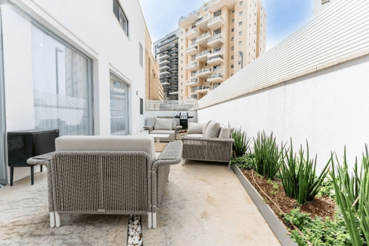 Коттедж 8+1 с ремонтом в Холоне, Израиль