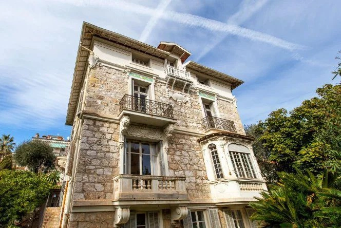 Дом в Больё-сюр-Мер, Франция, 355 м²