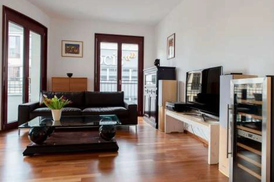 Роскошная квартира с двумя спальнями в центре Берлина, Германия, 100 м²