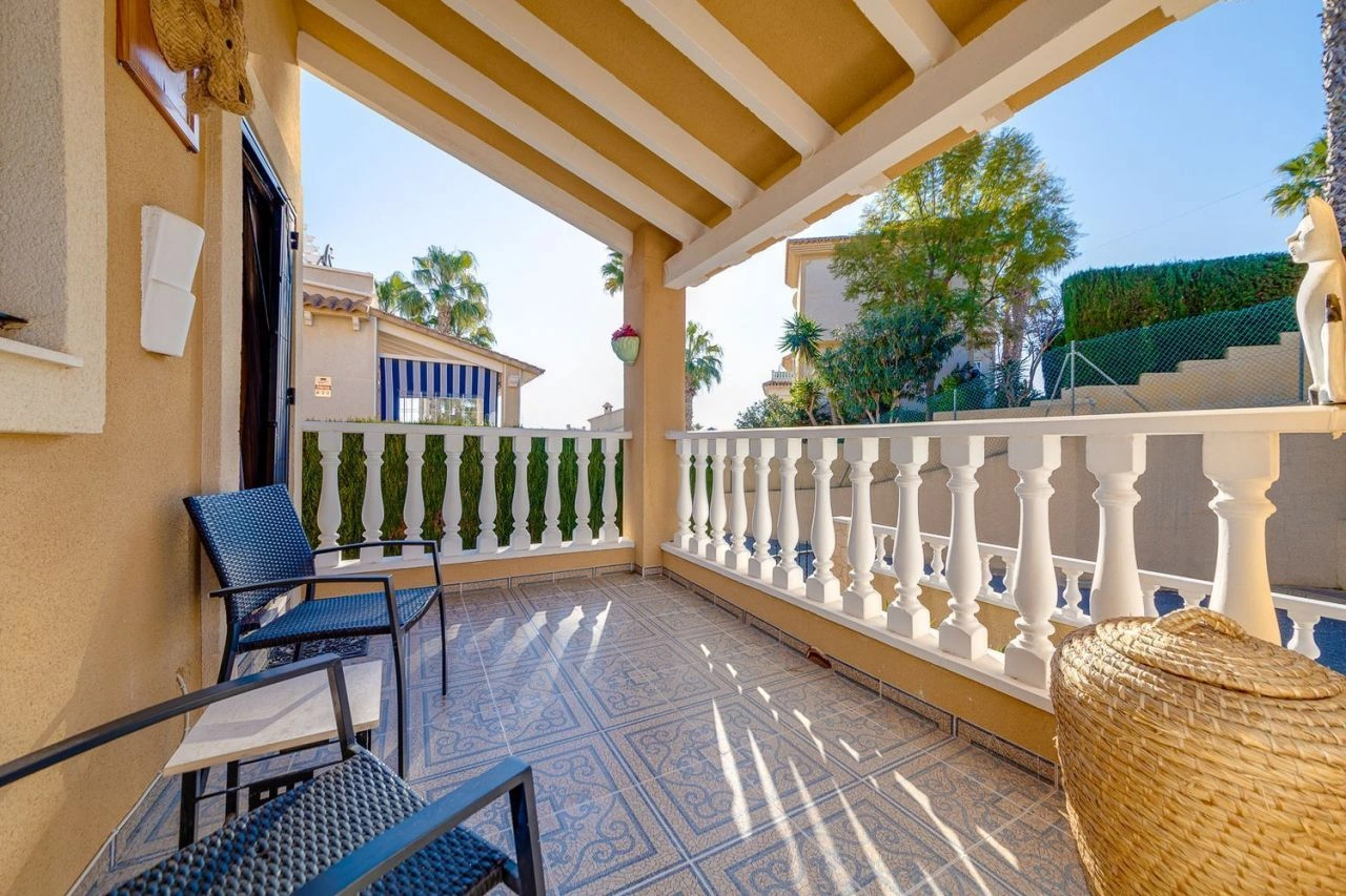 Прекрасный дом площадью 121 м2 в Сан-Мигеле-де-Салинас